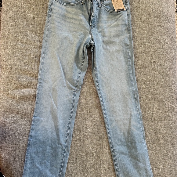 Levi’s 314 Shaping Straight size 27 —NWT - Picture 2 of 3